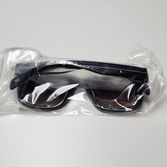 Rachel Zoe Fawn Sunglasses Black - Picture 5 of 14